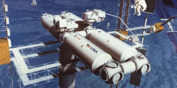 IS THE NEXT SPACE STATION GOING TO BE COMMERCIAL?