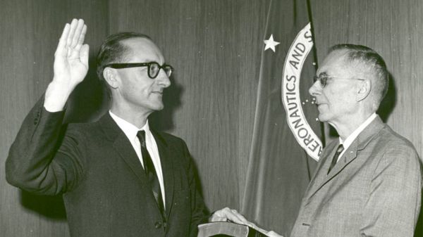 REMEMBERING GEORGE MUELLER, THE 'FATHER OF THE SPACE SHUTTLE' 