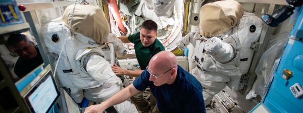 EXPEDITION 45 PREPARES FOR SPACEWALK, CONDUCTS SCIENCE