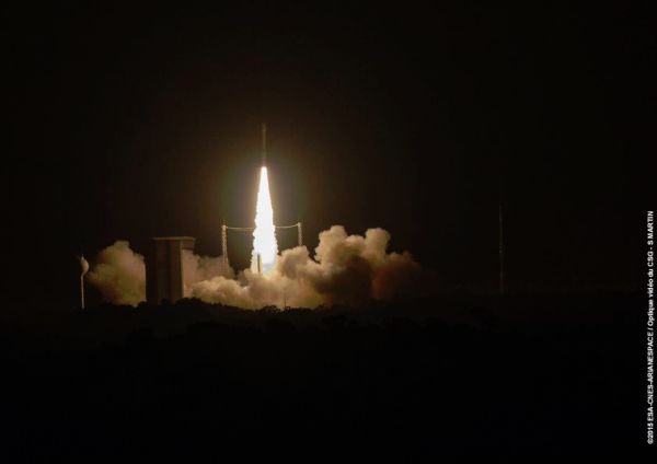 EUROPEAN PROBE BLASTS OFF ON GRAVITATIONAL WAVE DEMONSTRATION