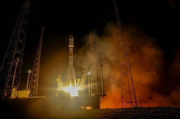 EUROPE READIES FOR SATELLITE LAUNCH, MOVES CLOSER TO OWN SATNAV 