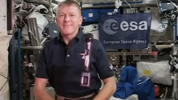 ASTRONAUT TIM PEAKE APOLOGIZES FOR DIALING WRONG NUMBER FROM SPACE STATION