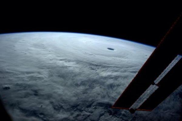 APRIL LAUNCH SEEN FOR PHILIPPINE SATELLITE 