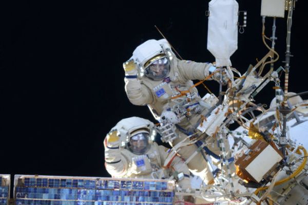 COSMONAUTS PERFORM SPACEWALK WEDNESDAY MORNING: WATCH IT LIVE