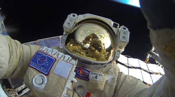 RUSSIAN COSMONAUT FINDS TIME FOR SELFIE WHILE ON SPACEWALK