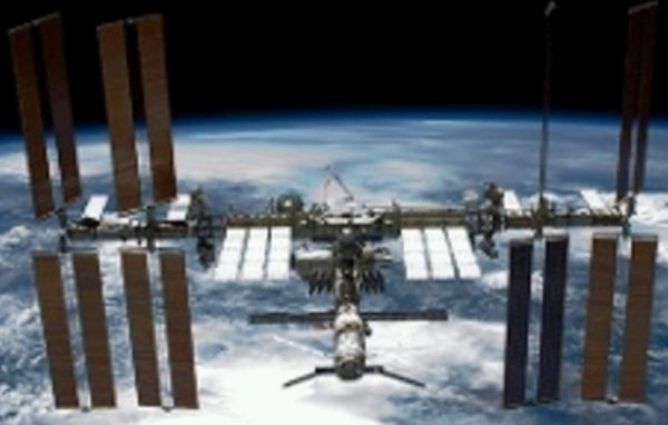 BLACK MOLD DELAYS SPACE STATION CARGO LAUNCH FROM CAPE CANAVERAL