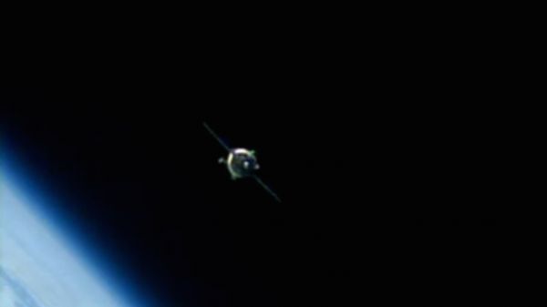 NASA ASTRONAUT, TWO COSMONAUTS ARRIVE AT SPACE STATION FOR SIX-MONTH STAY