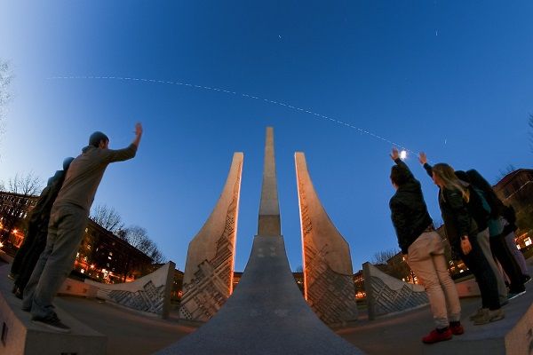WATCH THE INTERNATIONAL SPACE STATION MARATHON