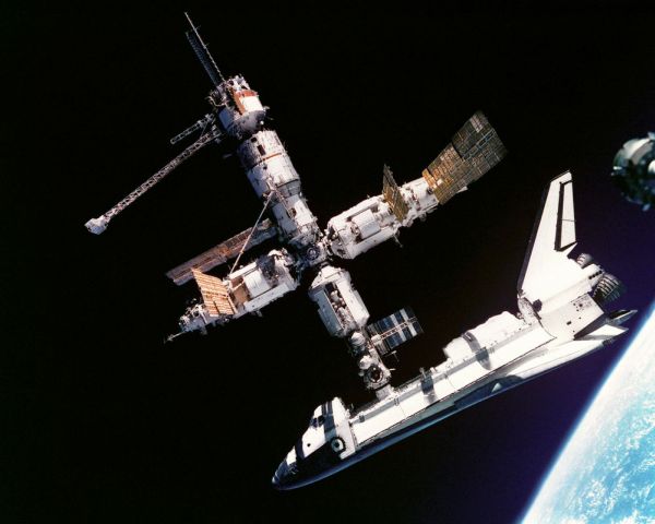 WHAT WAS THE MIR SPACE STATION?