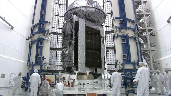 NAVY’S NEW MUOS 5 COMMUNICATIONS SATELLITE EXPERIENCES SNAG IN SPACE 