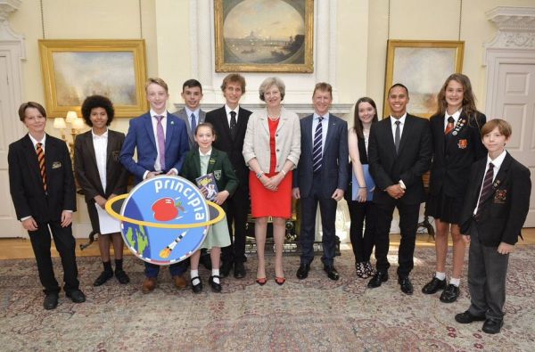 UK ASTRONAUT TIM PEAKE, KG5BVI/GB1SS, HEADS HAM CONTINGENT TO 10 DOWNING STREET