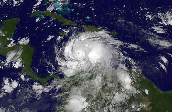 SEE HURRICANE MATTHEW LIVE FROM THE INTERNATIONAL SPACE STATION
