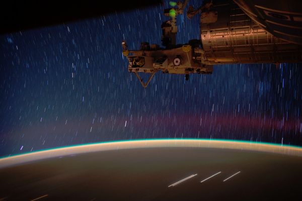 SPECTACULAR STAR TRAILS DAZZLE FROM THE SPACE STATION