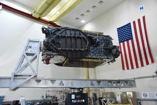 ATLAS 5 ROCKET TO FINISH YEAR WITH COMMERCIAL BROADBAND SATELLITE LAUNCH