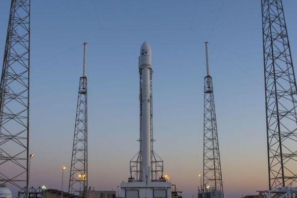 SPACEX LOSES SATELLITE LAUNCH ORDER DUE TO SCHEDULE DELAYS