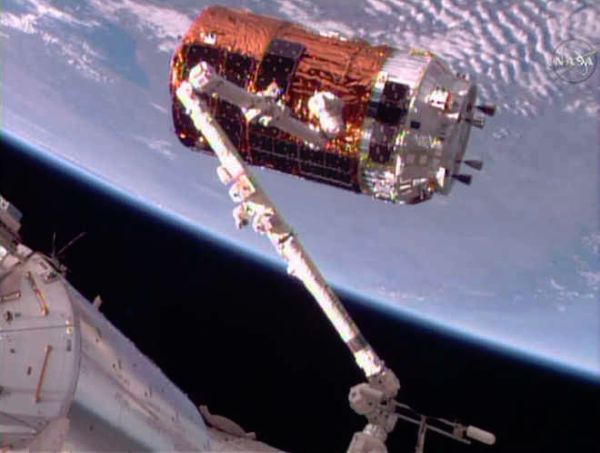 JAPANESE SPACESHIP MAKES CHRISTMAS DELIVERY AT SPACE STATION