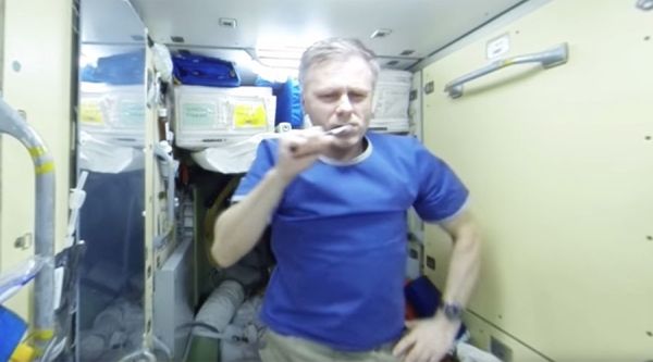 RT SPACE 360: THIS IS WHAT YOUR MORNING ROUTINE LOOKS LIKE ON THE ISS 