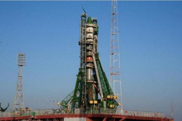 RUSSIA GROUNDS PROTON SPACE ROCKETS BECAUSE OF FAULTY ENGINES