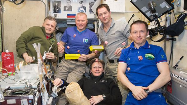 CUBESATS DEPLOYED DURING CREW ULTRASOUND SCANS