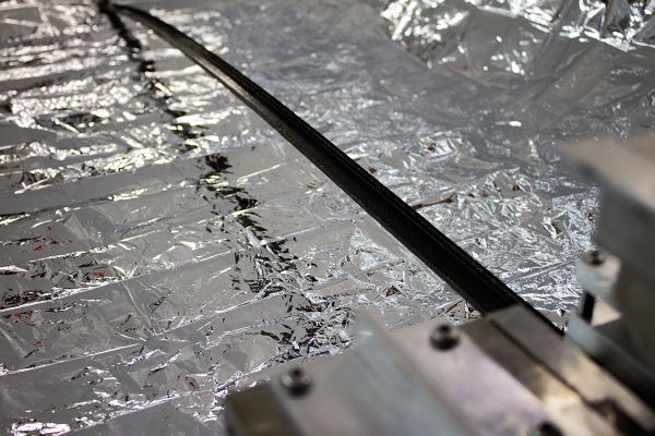 SIGNAL-TRACKING SATELLITE WOULD BUILD ITS OWN ANTENNA IN SPACE