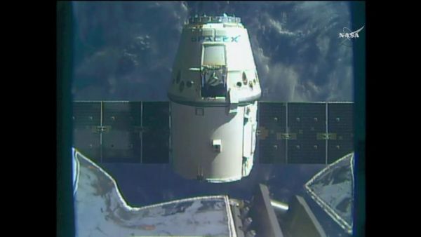 SPACEX DRAGON SPACECRAFT DEPARTS SPACE STATION