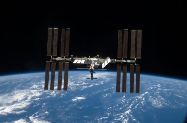 CONGRESS MULLS OPTIONS FOR SPACE STATION BEYOND 2024