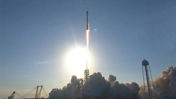 SUCCESS FOR SPACEX 'RE-USABLE ROCKET'