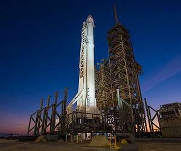 DRAGON SPACECRAFT PREPARED TO RESUPPLY INTERNATIONAL SPACE STATION
