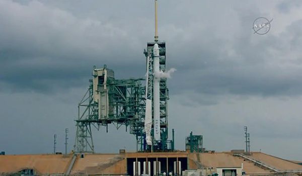 STORMS DELAY LAUNCH OF 