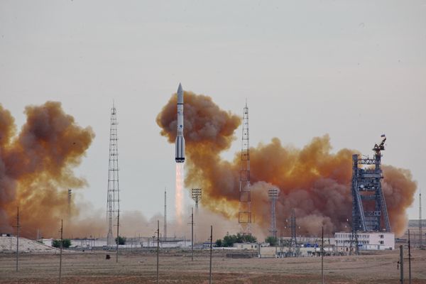 PROTON ROCKET SUCCESSFULLY RETURNS TO FLIGHT AFTER YEAR-LONG GROUNDING