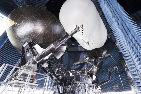 BROKEN ANTENNA DELAYS LAUNCH OF NASA COMMUNICATIONS SATELLITE