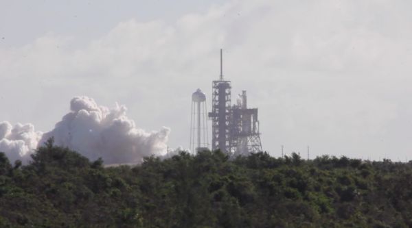 SPACEX PERFORMS STATIC FIRE, PREPS FOR MONDAY LAUNCH FROM FLORIDA
