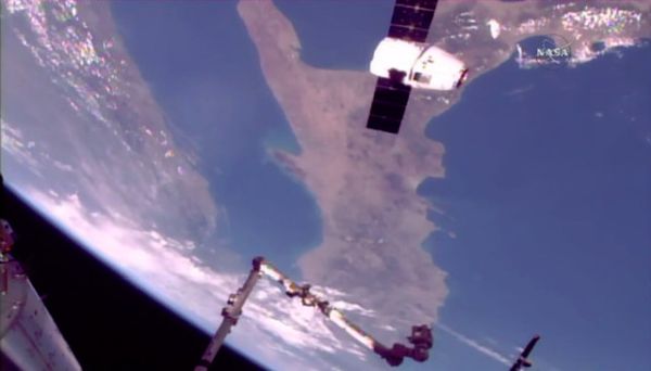 SPACEX DRAGON DELIVERS SUPPLIES (AND SCIENCE) TO SPACE STATION