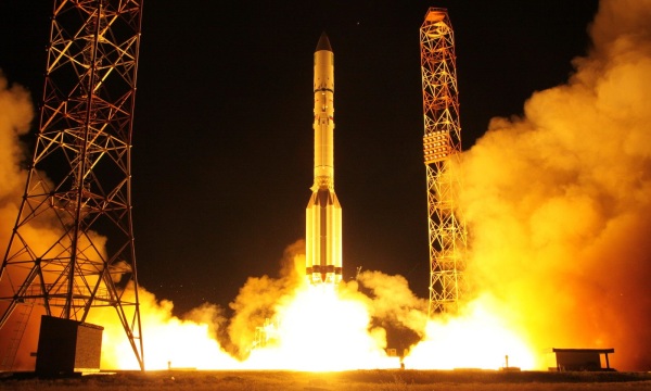 PROTON-M LAUNCHES FROM BAIKONUR WITH AMAZONAS 5 TELECOM SATELLITE
