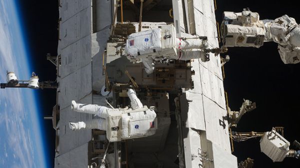SPACE STATION ASTRONAUTS ARE TAKING A SPACEWALK TODAY: WATCH IT LIVE