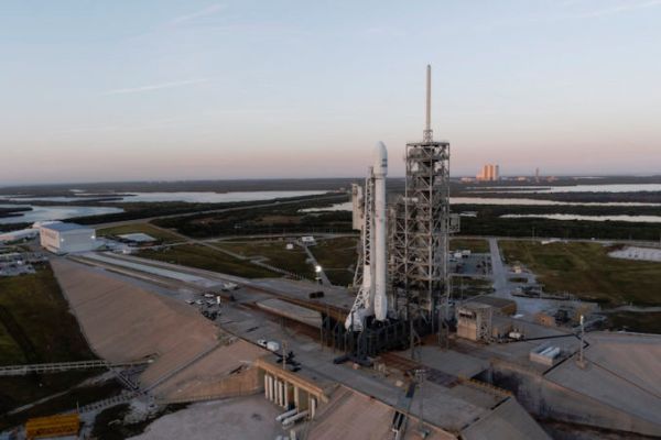 SPACEX DELAYS FALCON 9 LAUNCH OF TV BROADCAST SATELLITE