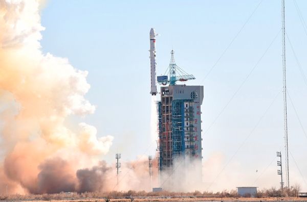 LONG MARCH 2D SENDS YAOGAN WEIXING 31 SATELLITE ALOFT