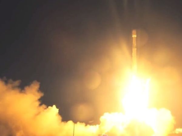 USED SPACEX ROCKET LAUNCHES 10 COMMUNICATIONS SATELLITES ONCE AGAIN