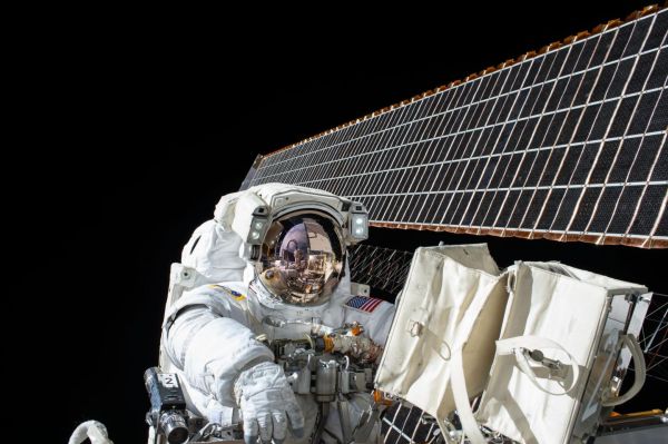 ASTRONAUTS AT THE INTERNATIONAL SPACE STATION HINT AT NEW YEAR'S EVE CELEBRATION