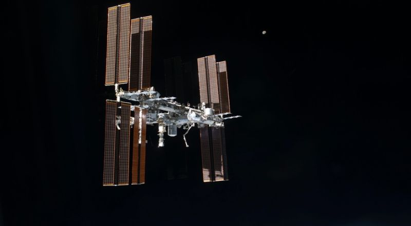 NASA MAY EXTEND SPACE STATION MISSIONS TO ADDRESS POTENTIAL COMMERCIAL CREW DELAYS
