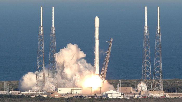 SPACEX SCRUBS LAUNCH OF LATEST FALCON 9 ROCKET, WILL TRY AGAIN FRIDAY