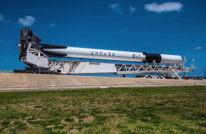 SPACEX PREPPING FALCON 9 TO LAUNCH SES-12 MISSION