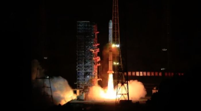 LONG MARCH 3A ROCKET LAUNCHES FENGYUN-2H METEOROLOGICAL SATELLITE