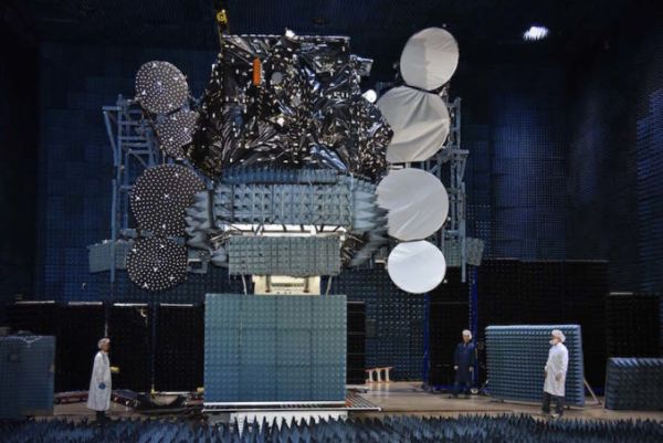 RECORD-SETTING COMMERCIAL SATELLITE AWAITS BLASTOFF FROM CAPE CANAVERAL