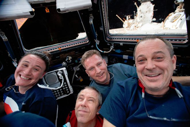 LABOR DAY 2018 IN SPACE! ASTRONAUTS RELAX WITH BUSY DAYS AHEAD