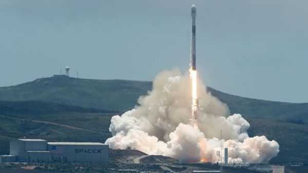 SATELLITE COMPANY PARTNERS WITH BEZOS' AWS TO BRING INTERNET CONNECTIVITY TO THE 'WHOLE PLANET'