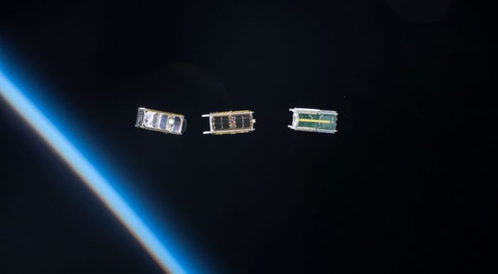 GOVERNMENT INERTIA A PROBLEM FOR SMALL SATELLITE INDUSTRY