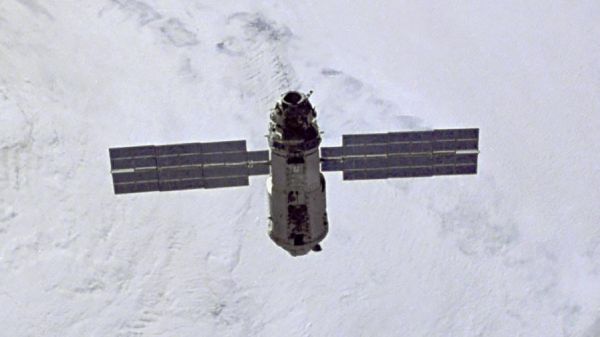 CREW UNPACKING NEW U.S., RUSSIAN CARGO SHIPS ON STATION’S 20TH ANNIVERSARY