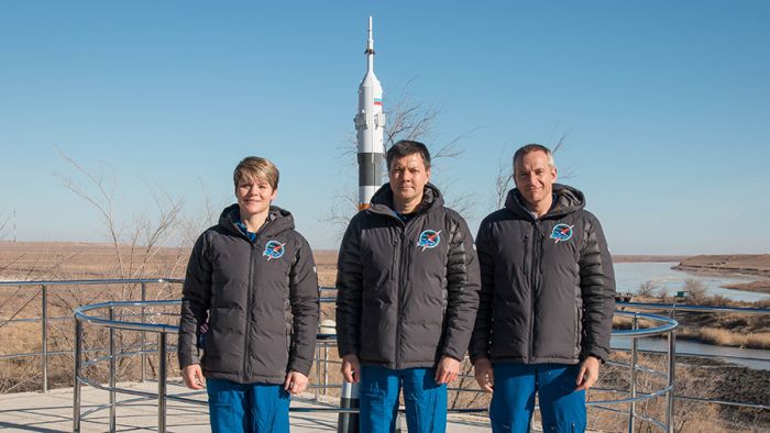 RUSSIAN, U.S. SPACESHIPS GET READY FOR LAUNCH AHEAD OF SPACEWALK