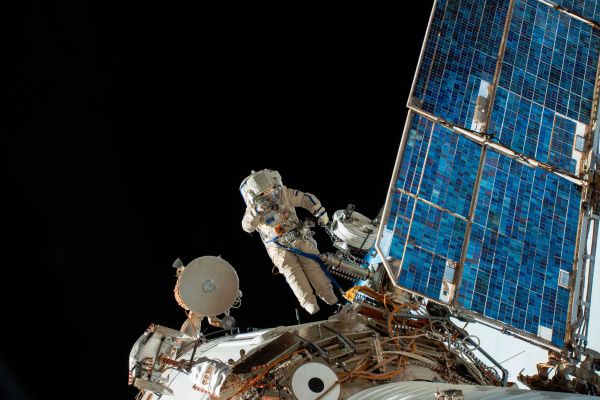 RUSSIANS PREPARE FOR SPACEWALK, AIMING TO SOLVE A SPACE STATION MYSTERY